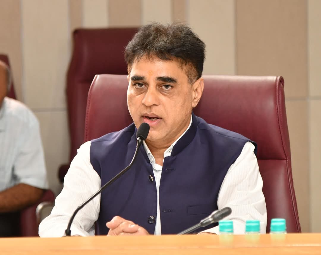 તમાકુ-ગુટખા મંગાવાના શરમજનક કૃત્ય અંગે રાજ્ય શિક્ષણ મંત્રી શ્રી પ્રફુલ પાનશેરીયાની પ્રતિક્રિયા