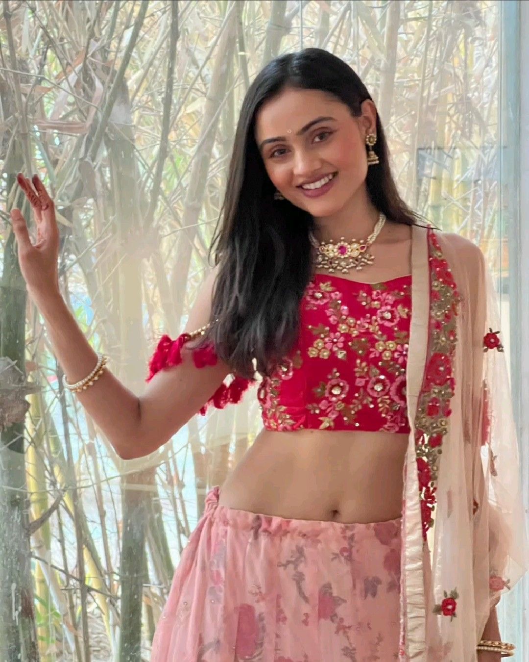 અભિનેત્રી જાનકી બોડીવાલા બીબાની મુલાકાતે