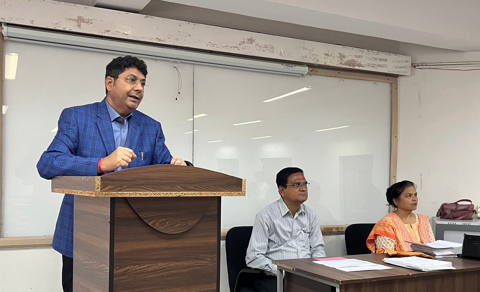 એચ.એ.કોલેજમાં વંદેમાતરમ્ ગીતઅનુસંધાનમાં વક્તવ્ય યોજાયુ.