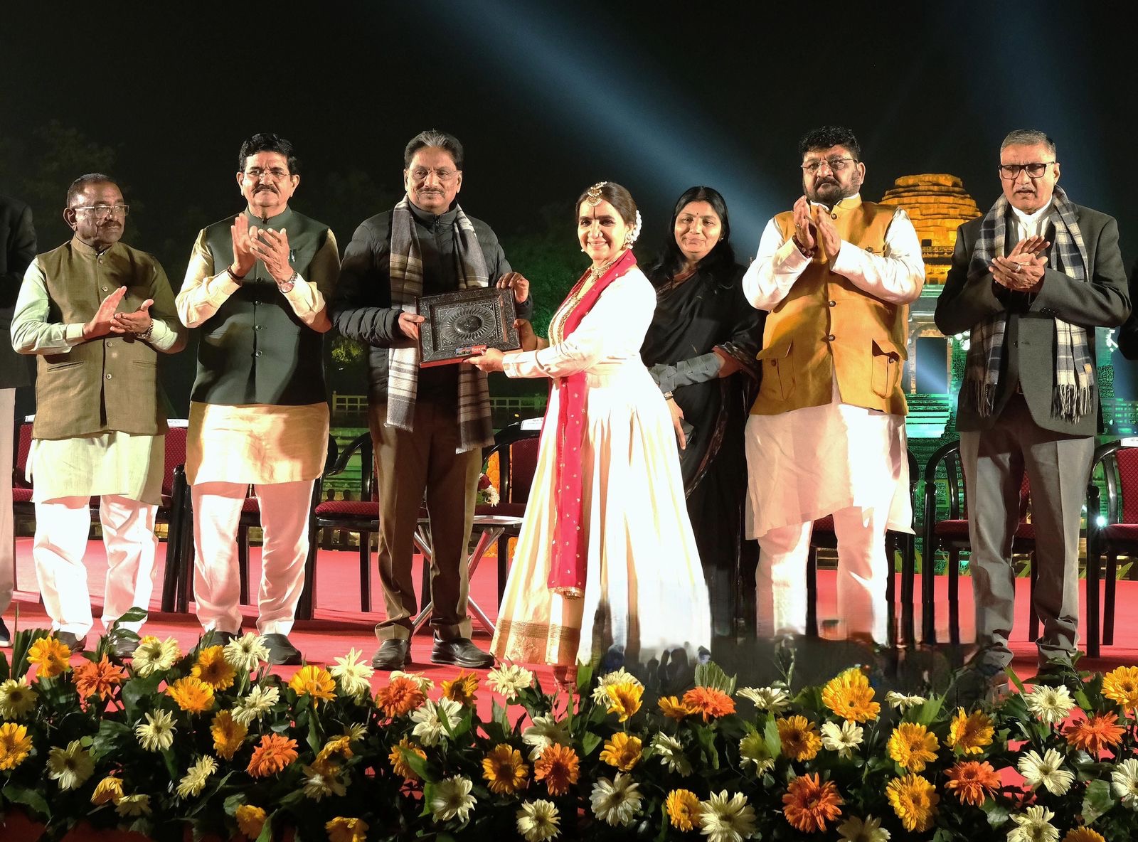 Uttarardh Mahotsav – modhera sun temple- classical dance festival based on guru-shishya Parampara performed classical dance- surya Stuti &Krishnamayi by Bina Mehta and her student on 17-01-26 Saturday